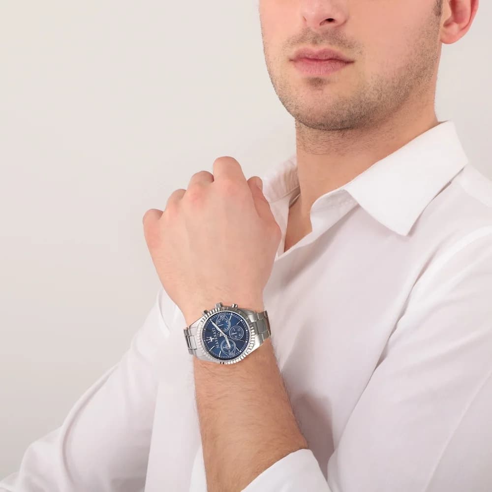 Boîtier Maserati R8853100013 en acier brossé de 44 mm avec lunette fixe et couronne crantée