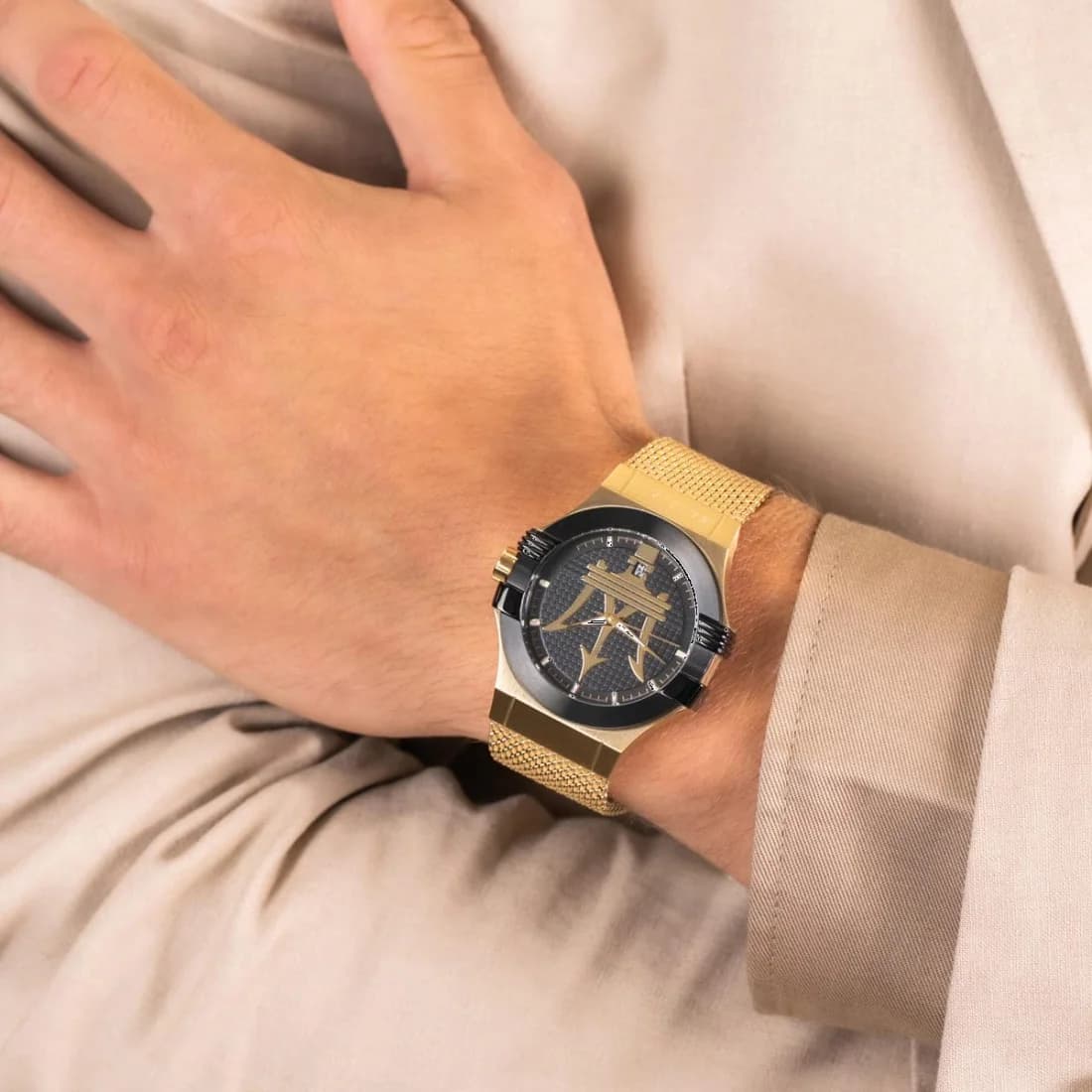 Montre Maserati Potenza R8853108006 acier doré bracelet en maille milanaise vue 6