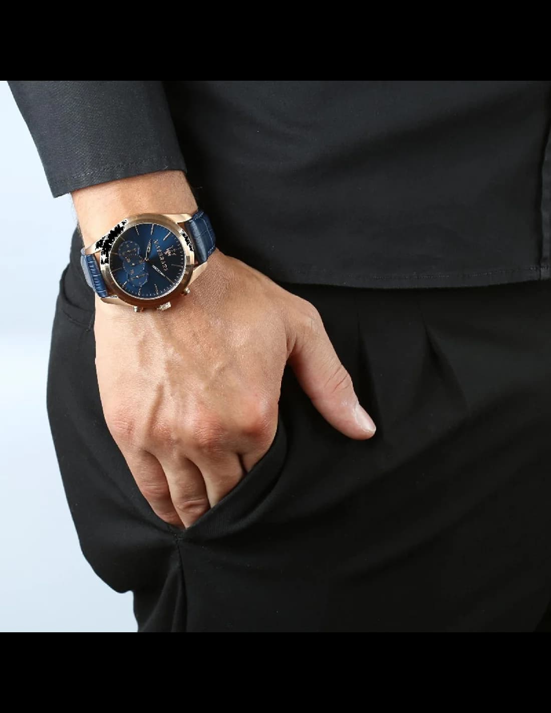 Montre Maserati Traguardo R8871612015 Boitier acier or rose cadran bleu vue 3