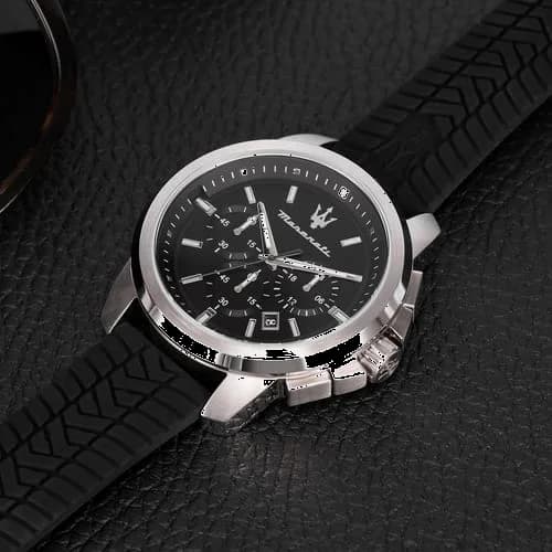 Boîtier Maserati R8871621014 en acier rond 44mm, lunette fixe lisse, couronne vissée