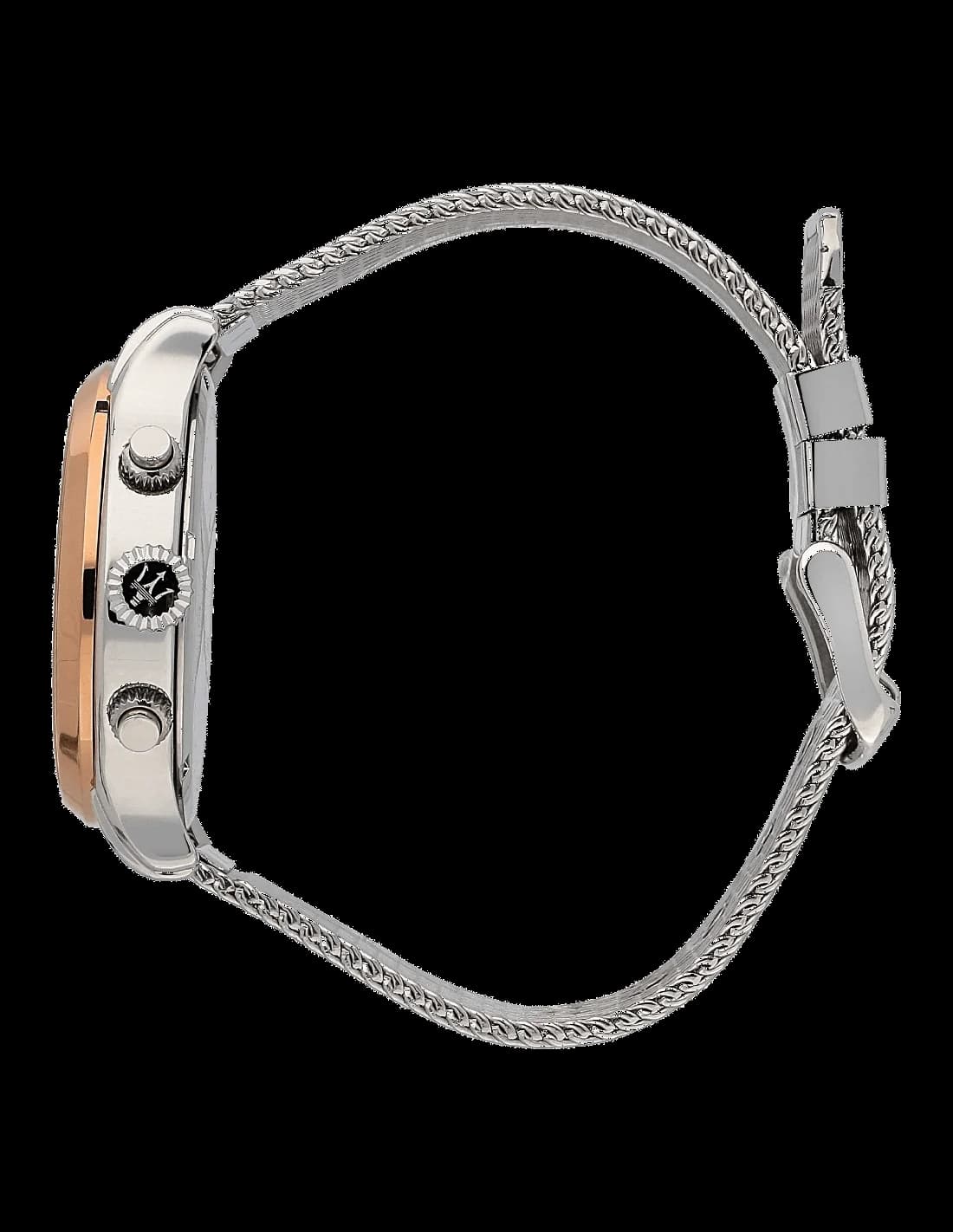 Cadran Maserati R8873618009 détail des aiguilles dauphine dorées et guichet date à 3h, lisibilité parfaite