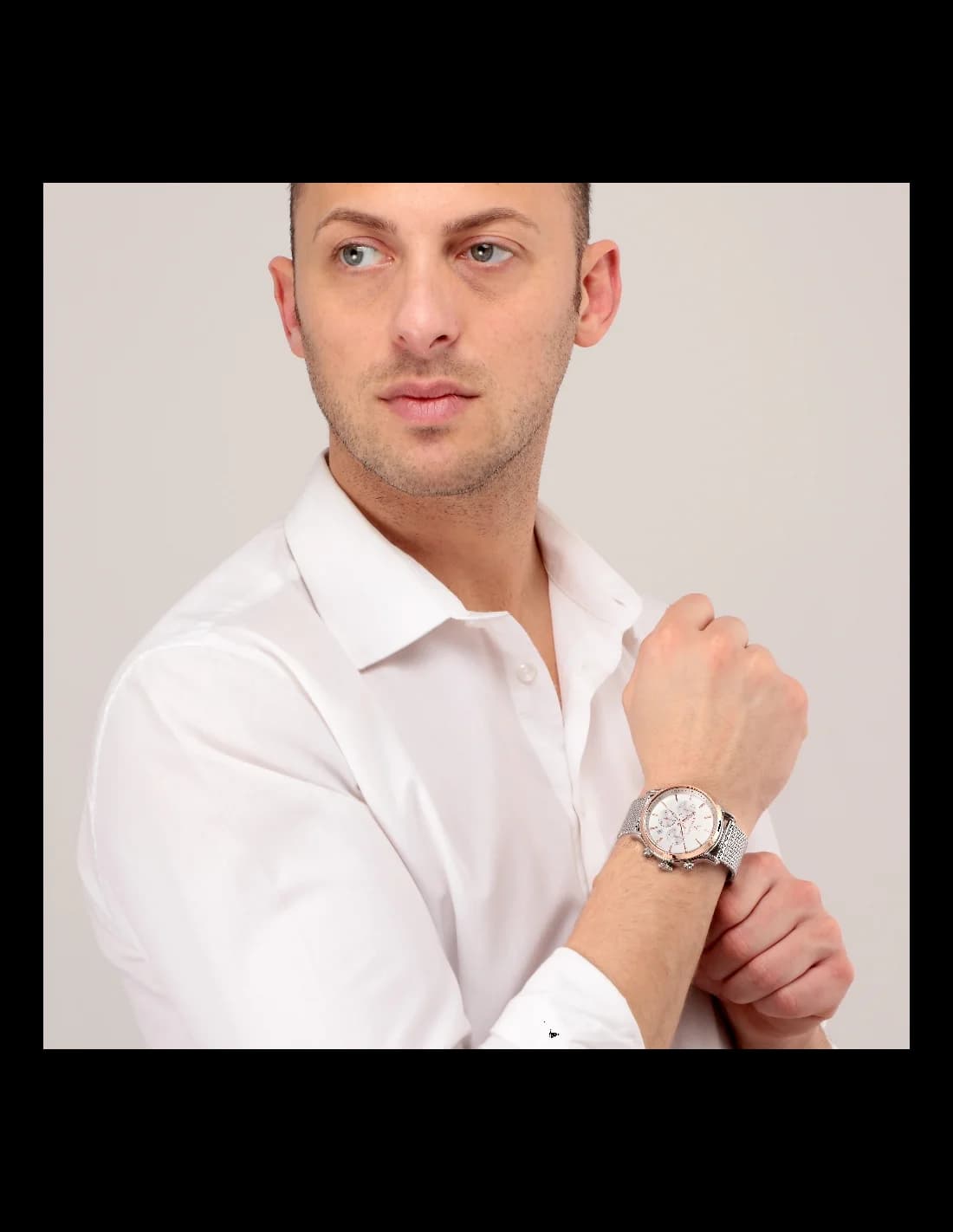 Montre Homme Maserati Epoca R8873618009 détails or rose bracelet en maille milanaise vue 4