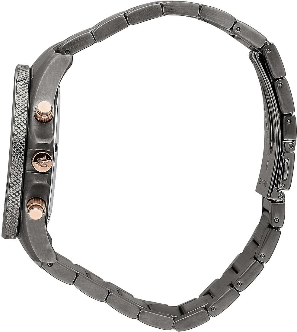 Bracelet Maserati R8873640001 en acier noir brossé, fermoir déployant double sécurité et surpiqûres bleues