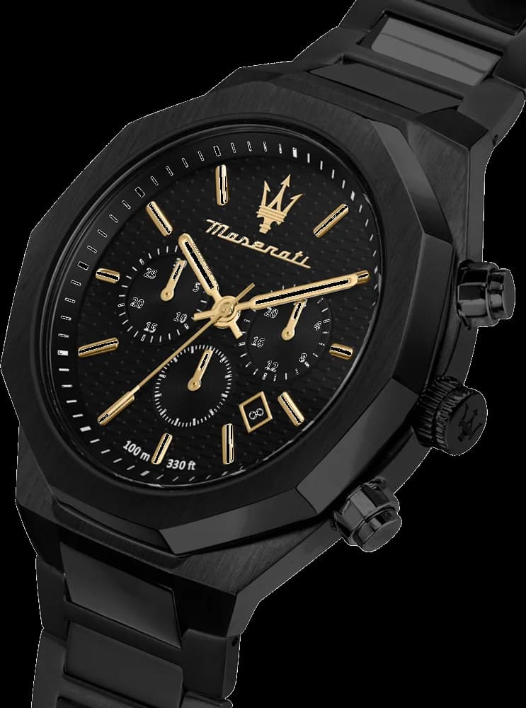 Cadran Maserati R8873642005 aux index appliques bâtons et aiguilles luminescentes, date à 4h30 et trois sous-cadrans noirs