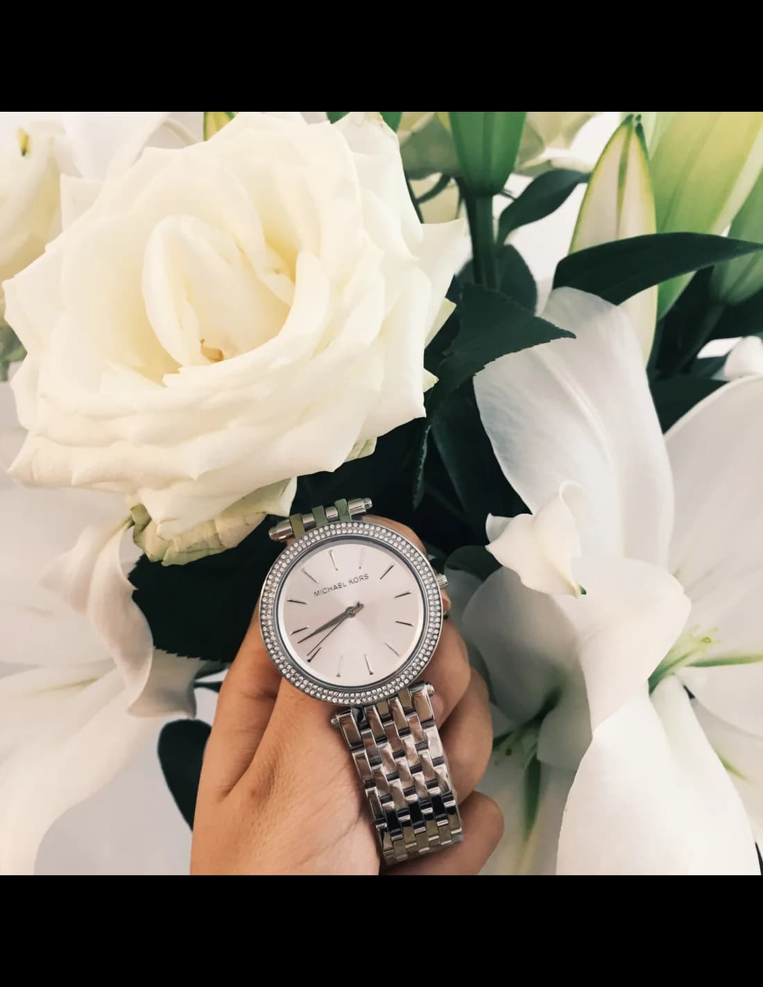 Boîtier Michael Kors MK3190 en acier doré de 38 mm, lunette sertie de cristaux, verre saphir, profil fin et raffiné