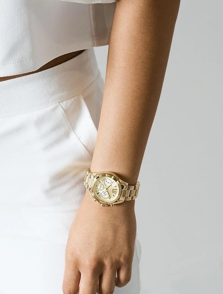 Boîtier Michael Kors MK5798 rond en acier doré de 39 mm, lunette lisse et verre minéral