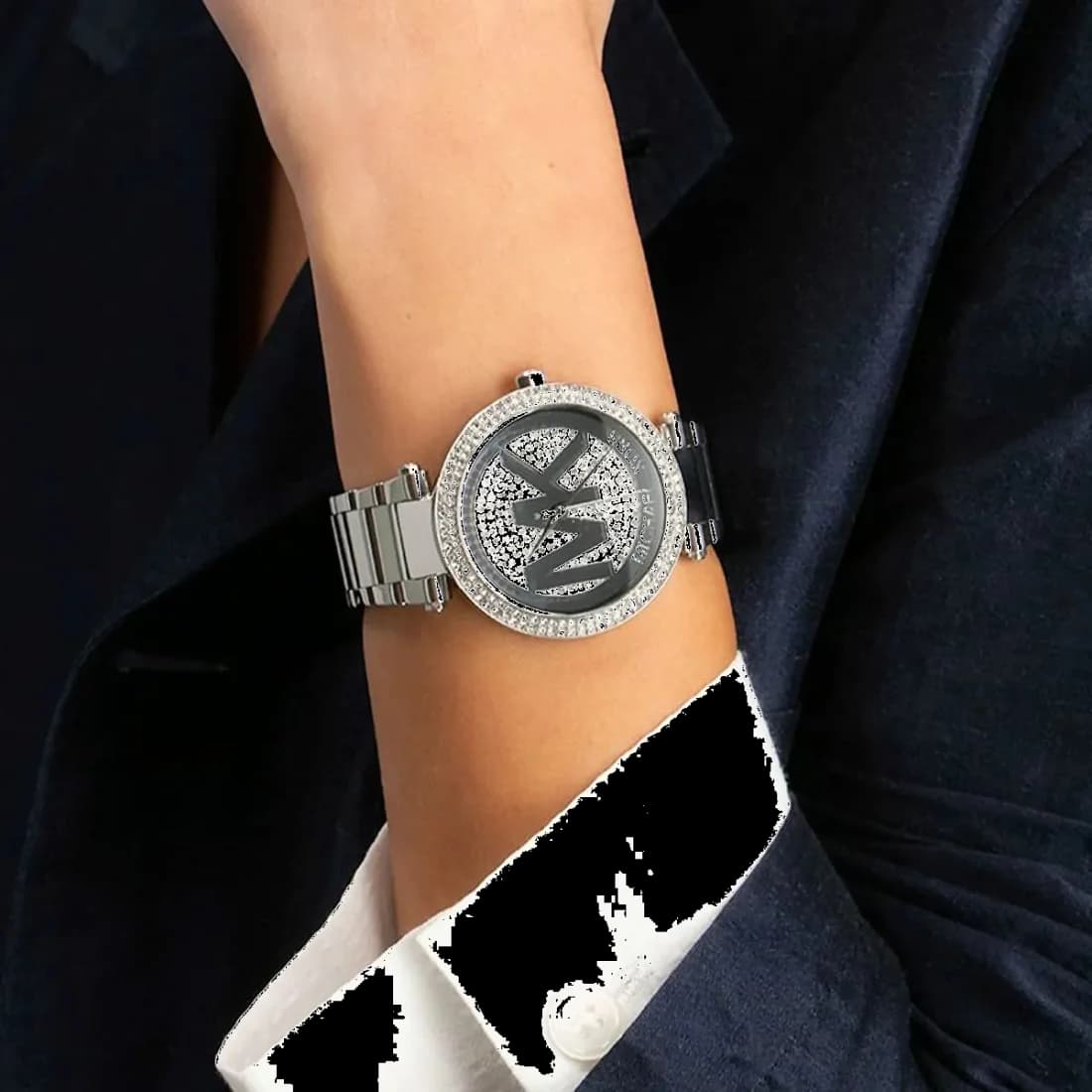 Boîtier Michael Kors MK5925 en acier doré de 38 mm, lunette lisse ornée de cristaux, profil fin et sophistiqué