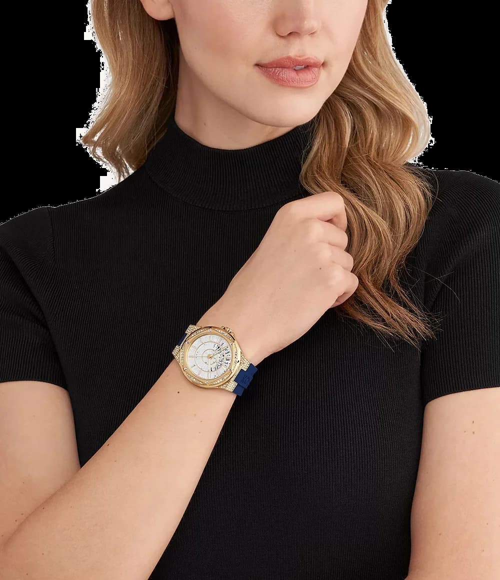 Boîtier Michael Kors MK7333 en acier doré de 41 mm, lunette lisse, vue de profil fine et raffinée