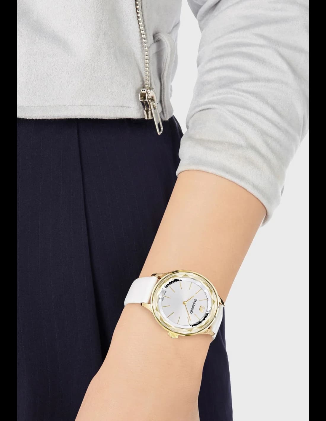 Bracelet Swarovski 5295337 en cuir blanc souple, boucle ardillon argentée, raffiné