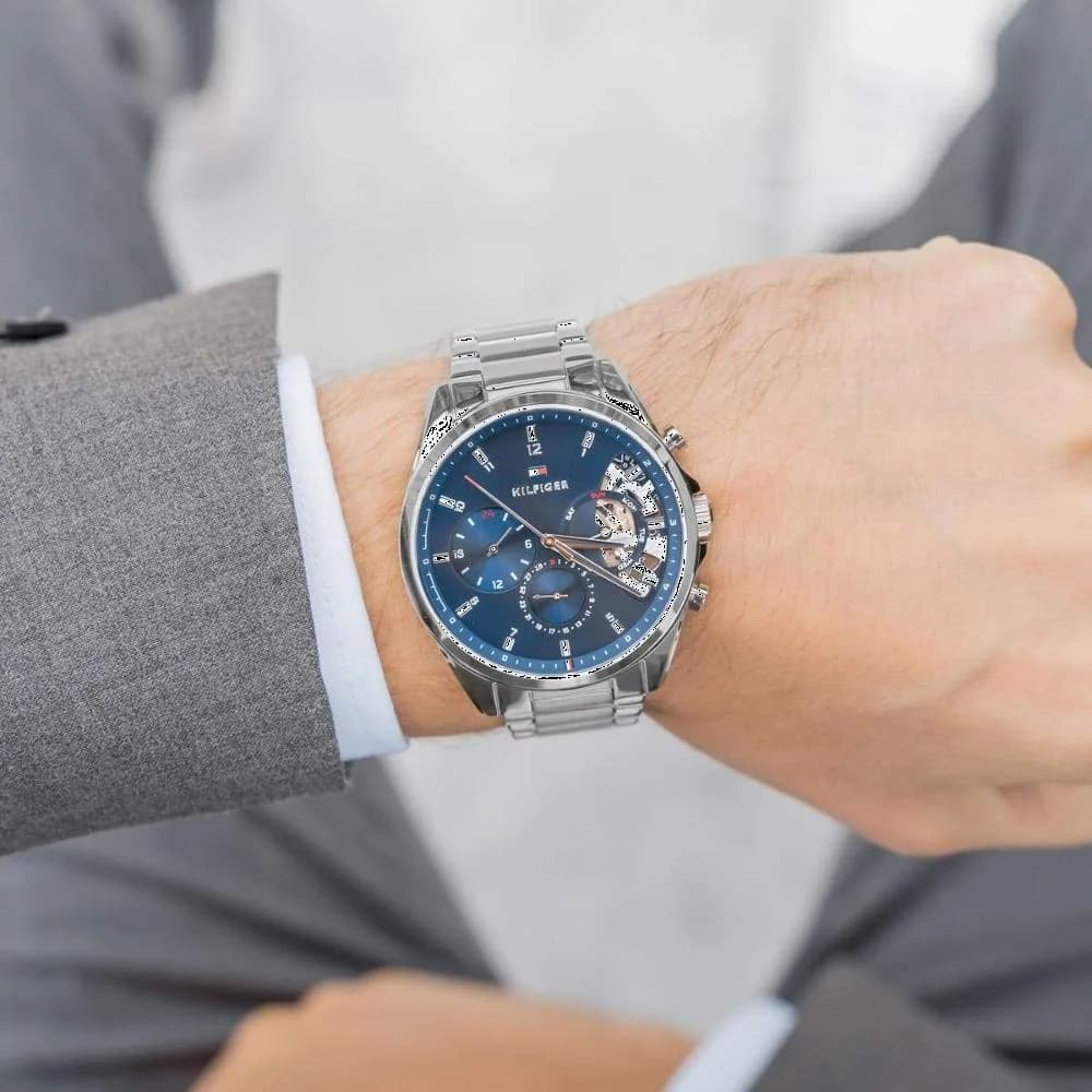 Montre Tommy Hilfiger 1710448 Baker en acier poli et cadran bleu profond vue 4