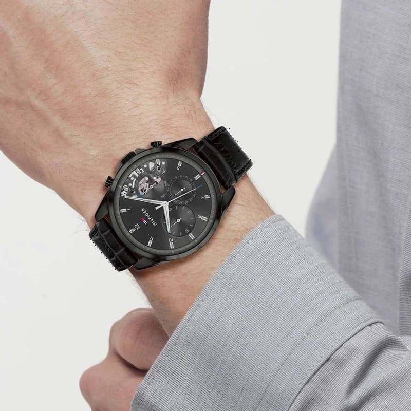 Boîtier Tommy Hilfiger 1710452 en acier inoxydable rond de 43 mm, lunette lisse polie, profil fin avec verre saphir