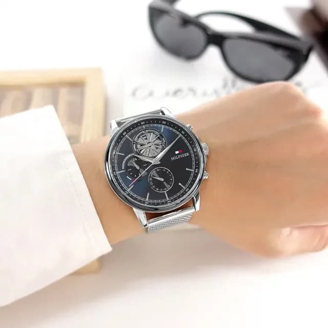 Boîtier Tommy Hilfiger 1710609 rond en acier brossé et poli, verre minéral, étanche 50m