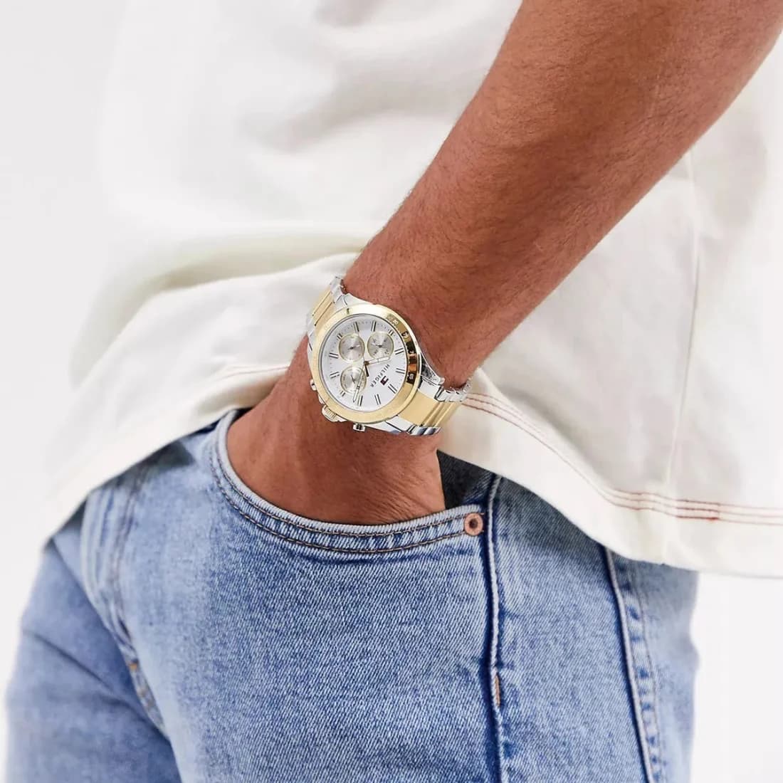 Montre Homme Tommy Hilfiger 1791226 en acier bi-ton et cadran bleu vue 3