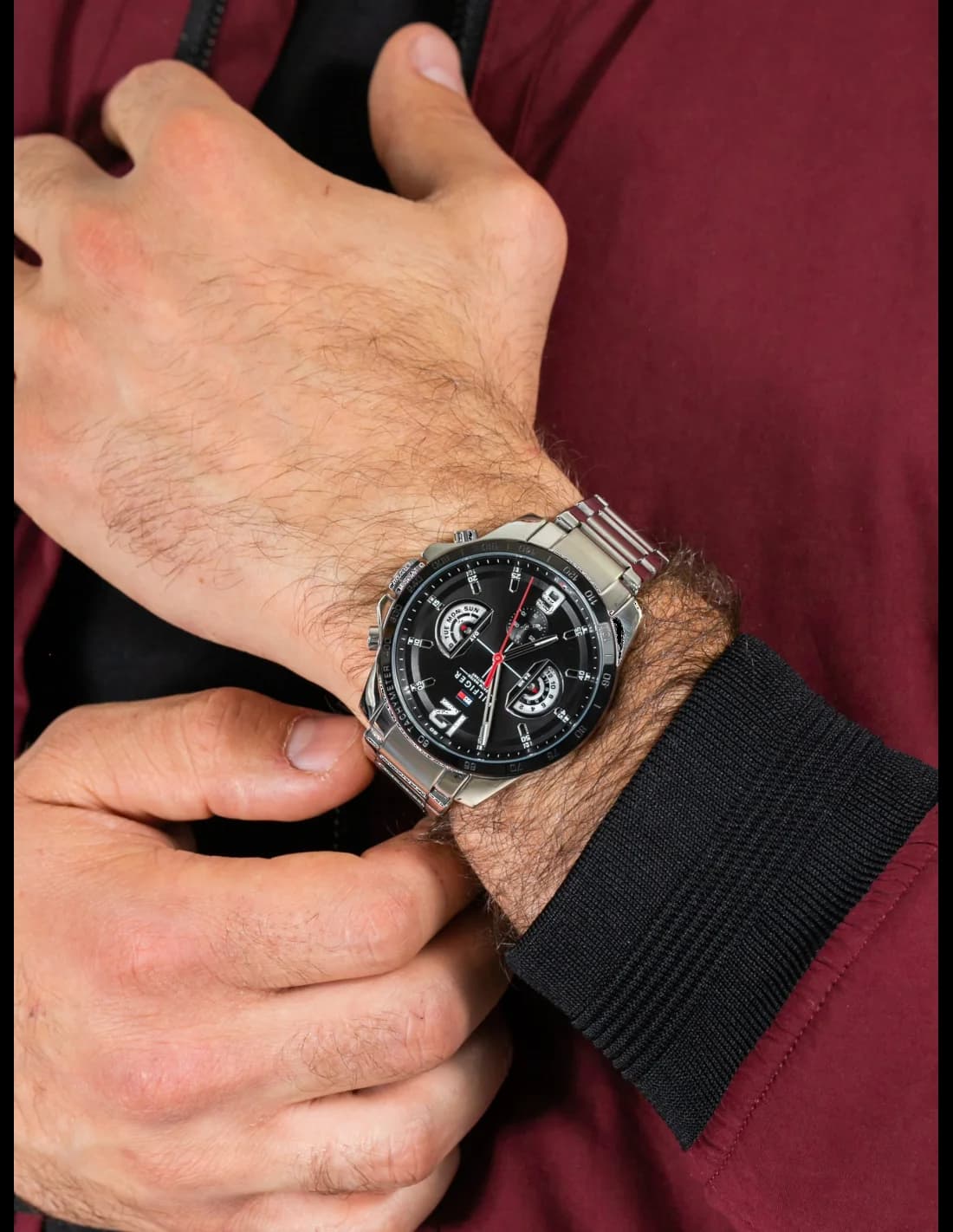 Bracelet Tommy Hilfiger 1791472 en acier noir brossé avec boucle déployante, finition mate, maillons larges