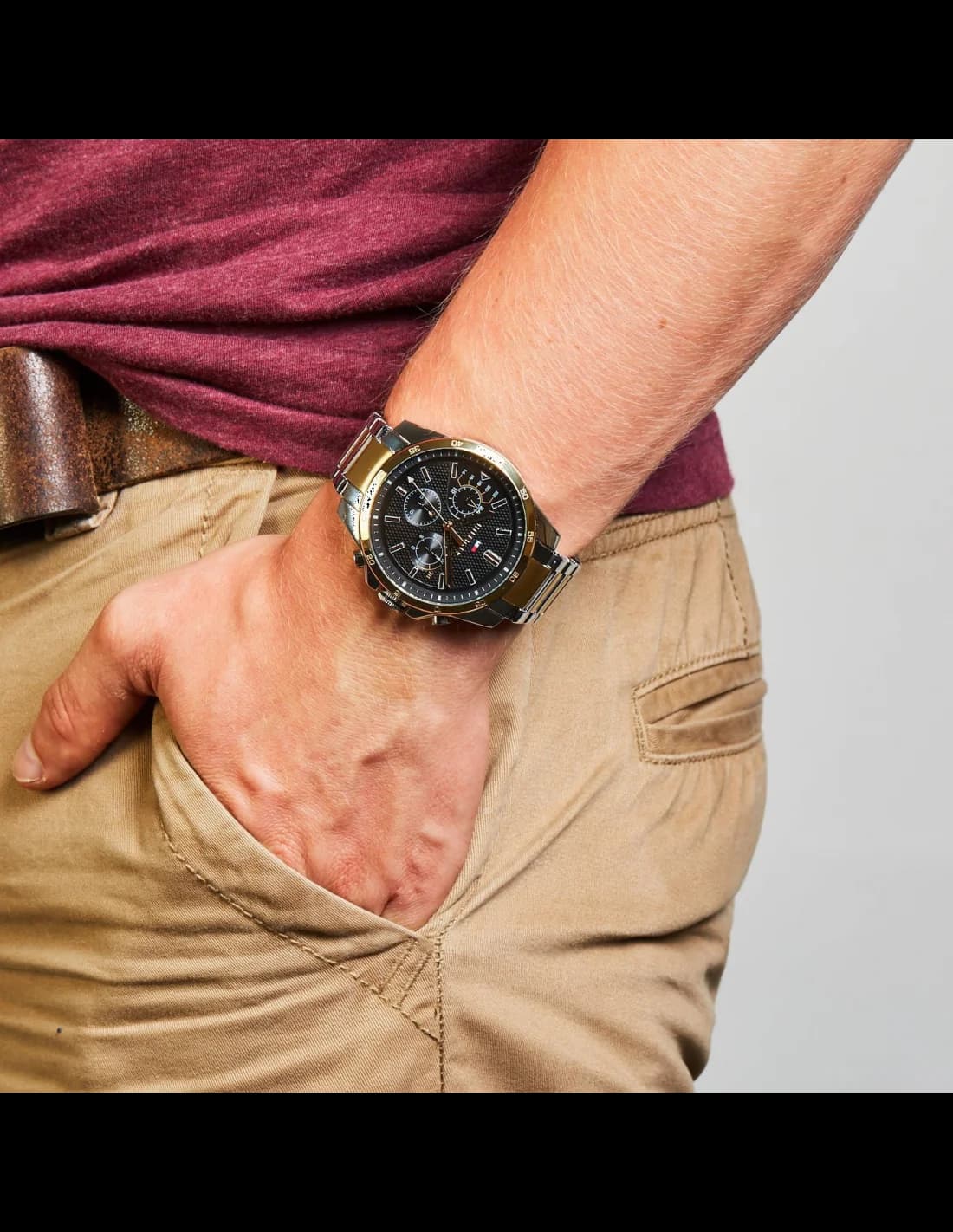 Cadran Tommy Hilfiger 1791559 bleu avec index bâtons argentés, aiguilles luminescentes et date à 3h