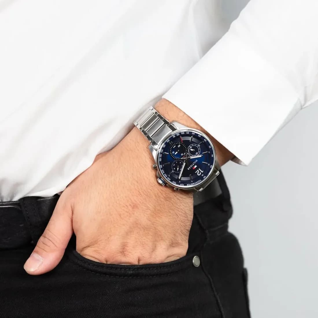 Montre Tommy Hilfiger 1791973 Max Acier Argenté et Cadran Bleu Multifonctions vue 4